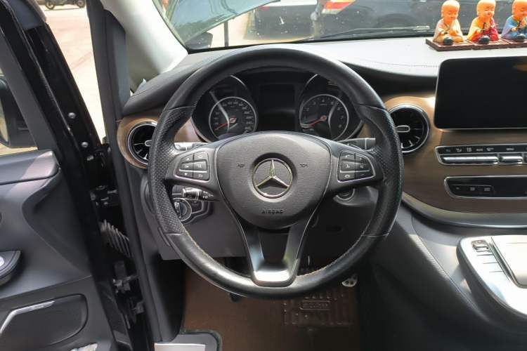 Used Mercedes-Benz V-Class 2020 V 260 L Long-wheelbase Luxury Edition Steering Wheel