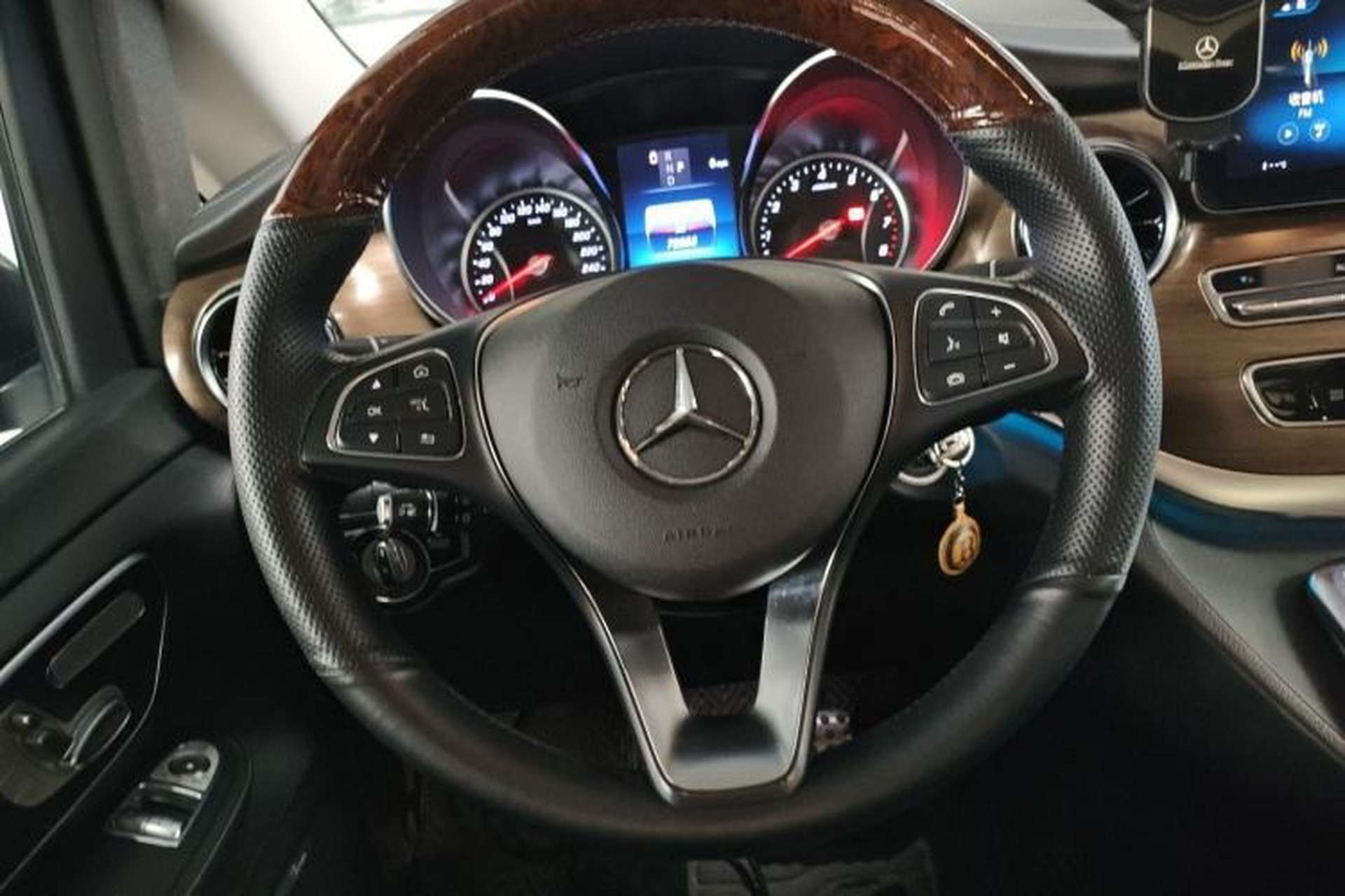 Used Mercedes-Benz V-Class 2020 V 260 L Long-wheelbase Luxury Edition Steering Wheel