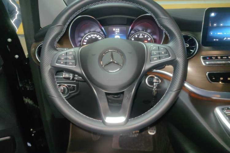 Used Mercedes-Benz V-Class 2020 V 260 L Long-wheelbase Luxury Edition Steering Wheel