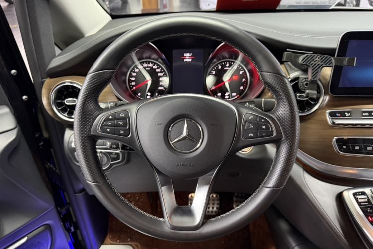 Used Mercedes-Benz V-Class 2020 V 260 L Long-wheelbase Luxury Edition Steering Wheel