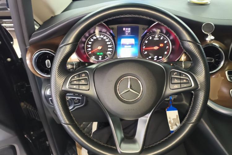 Used Mercedes-Benz V-Class 2020 V 260 Prestige Edition Steering Wheel