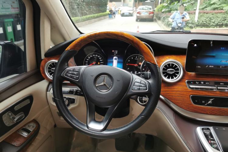 Used Mercedes-Benz V-Class 2020 V 260 L Long-wheelbase Luxury Edition Steering Wheel