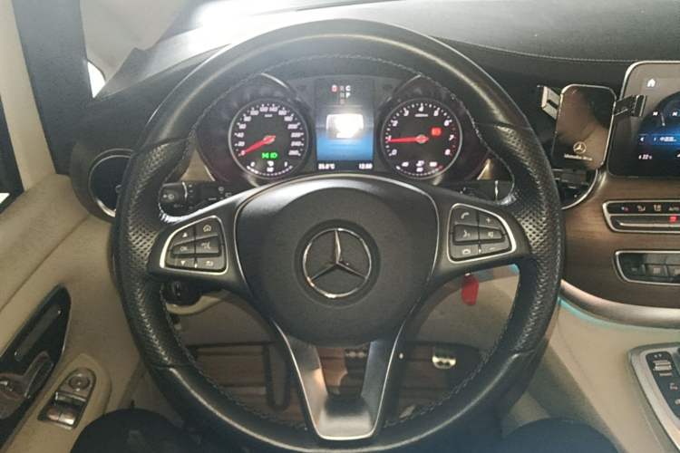 Used Mercedes-Benz V-Class 2020 V 260 Prestige Edition Steering Wheel