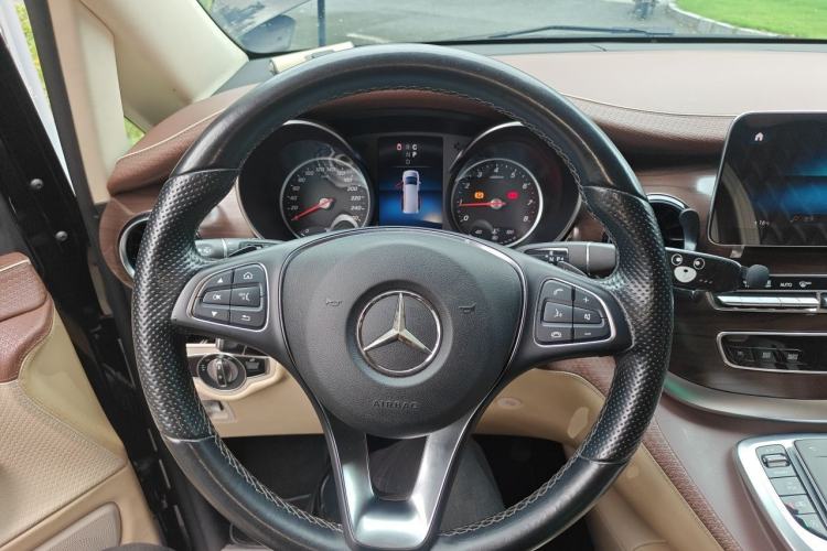 Used Mercedes-Benz V-Class 2020 V 260 Prestige Edition Steering Wheel