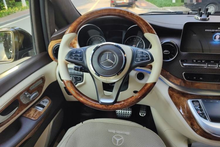 Used Mercedes-Benz V-Class 2020 V 260 L Long-wheelbase Luxury Edition Steering Wheel