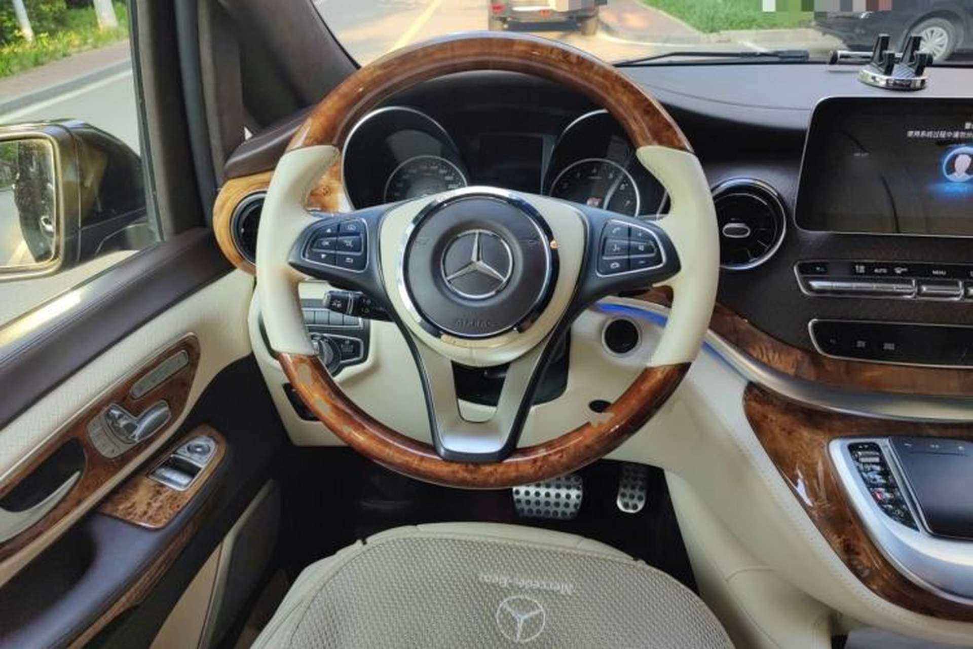 Used Mercedes-Benz V-Class 2020 V 260 L Long-wheelbase Luxury Edition Steering Wheel
