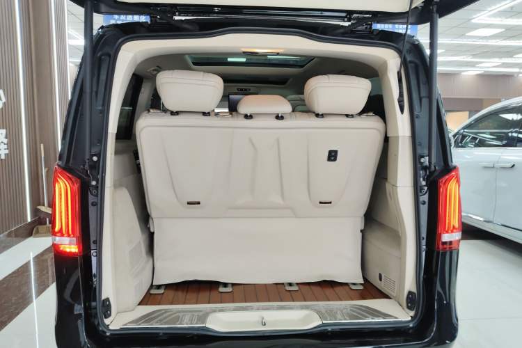 Used Mercedes-Benz V-Class 2020 V 260 Prestige Edition Trunk