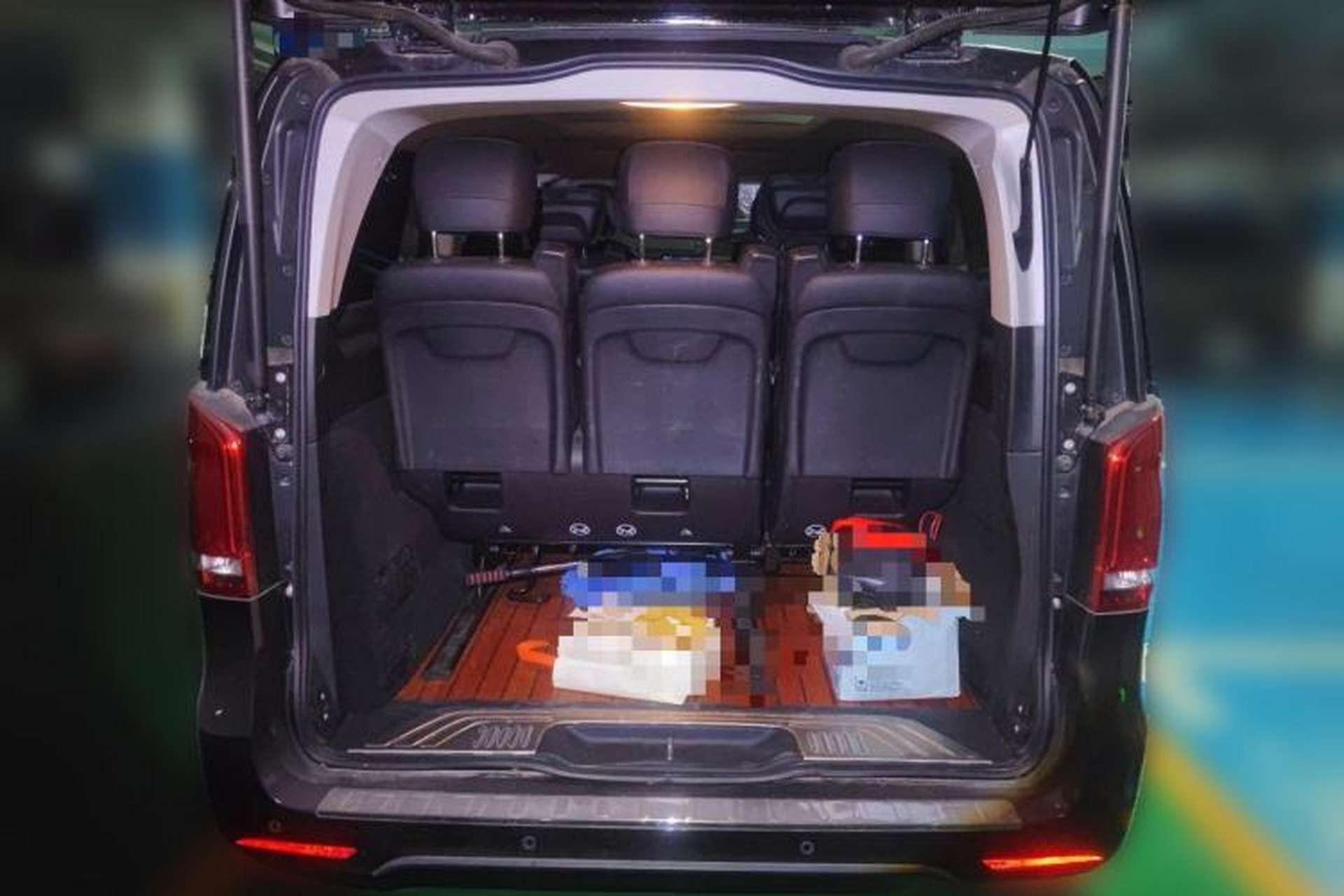Used Mercedes-Benz V-Class 2020 V 260 L Long-wheelbase Luxury Edition Trunk