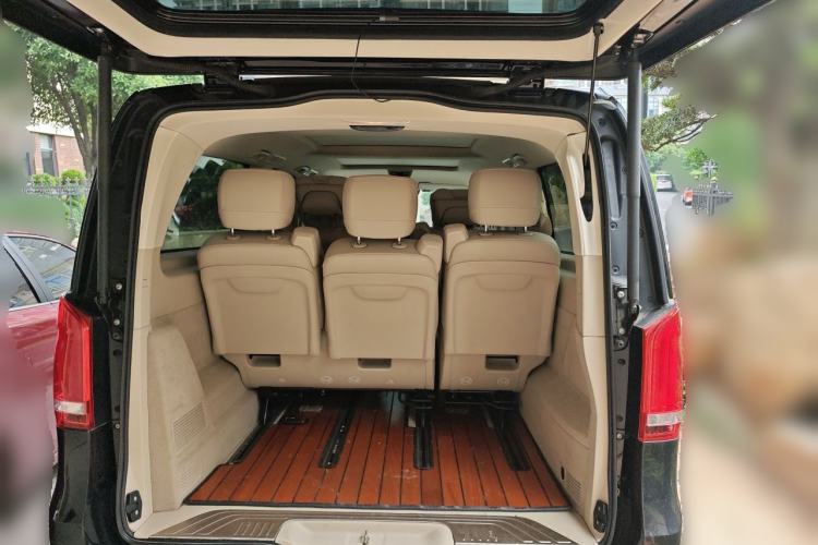 Used Mercedes-Benz V-Class 2020 V 260 L Long-wheelbase Luxury Edition Trunk