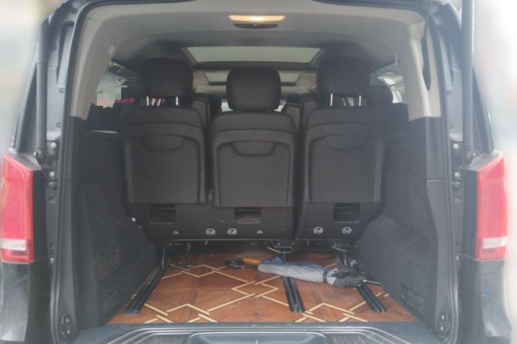 Used Mercedes-Benz V-Class 2020 V 260 L Long-wheelbase Luxury Edition Trunk