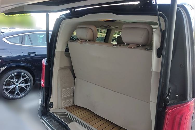 Used Mercedes-Benz V-Class 2020 V 260 Avantgarde Edition Trunk