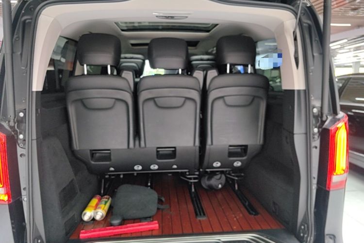 Used Mercedes-Benz V-Class 2020 V 260 Avantgarde Edition Trunk
