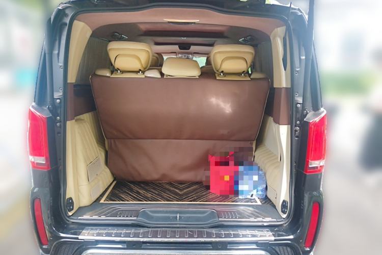 Used Mercedes-Benz V-Class 2020 V 260 Avantgarde Edition Trunk