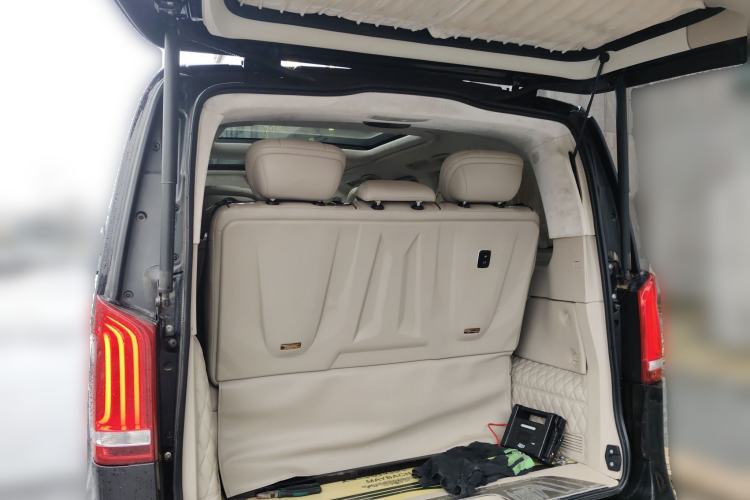 Used Mercedes-Benz V-Class 2020 V 260 Avantgarde Edition Trunk