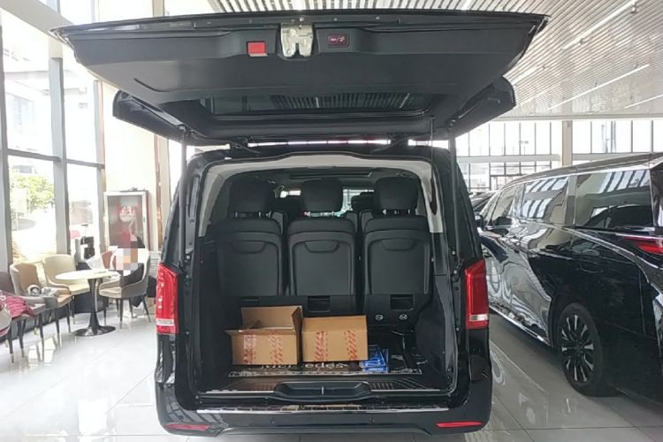 Used Mercedes-Benz V-Class 2020 V 260 L Long-wheelbase Luxury Edition Trunk