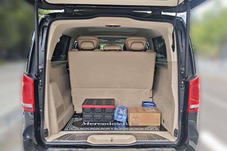 Used Mercedes-Benz V-Class 2020 V 260 L Long-wheelbase Luxury Edition Trunk