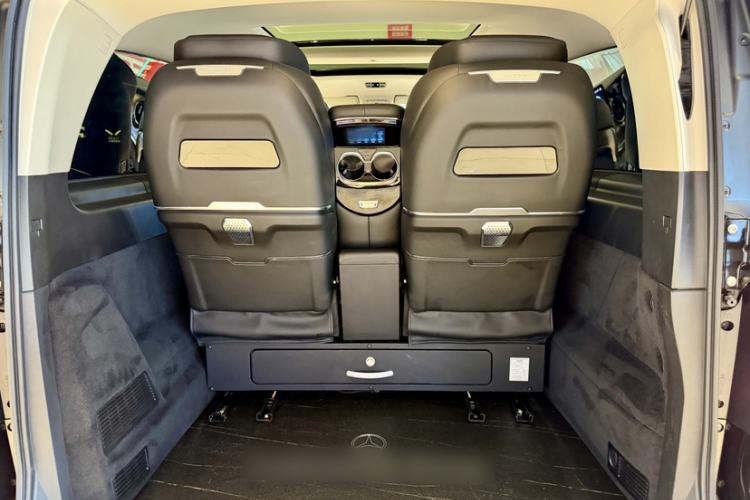 Used Mercedes-Benz V-Class 2020 V 260 L Long-wheelbase Luxury Edition Trunk