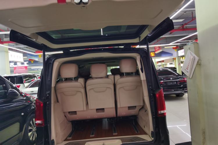 Used Mercedes-Benz V-Class 2020 V 260 L Long-wheelbase Luxury Edition Trunk