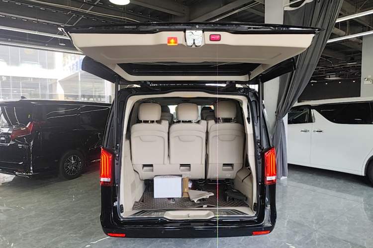 Used Mercedes-Benz V-Class 2020 V 260 Prestige Edition Trunk