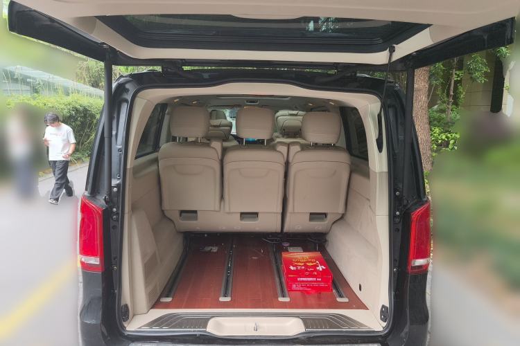 Used Mercedes-Benz V-Class 2020 V 260 L Long-wheelbase Luxury Edition Trunk