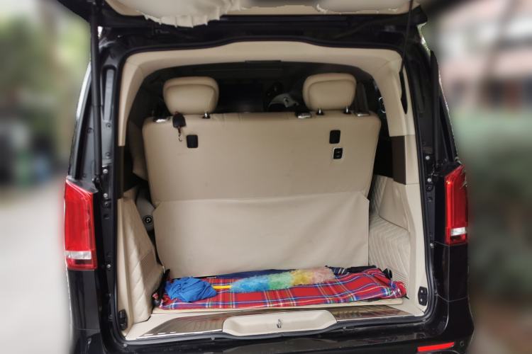 Used Mercedes-Benz V-Class 2020 V 260 L Long-wheelbase Luxury Edition Trunk