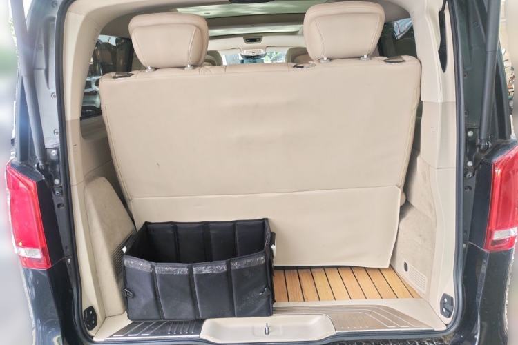 Used Mercedes-Benz V-Class 2020 V 260 Avantgarde Edition Trunk