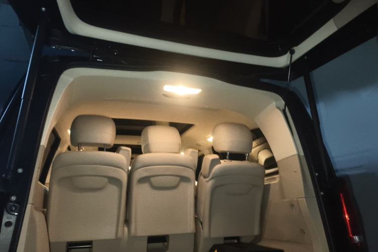 Used Mercedes-Benz V-Class 2020 V 260 L Long-wheelbase Luxury Edition Trunk