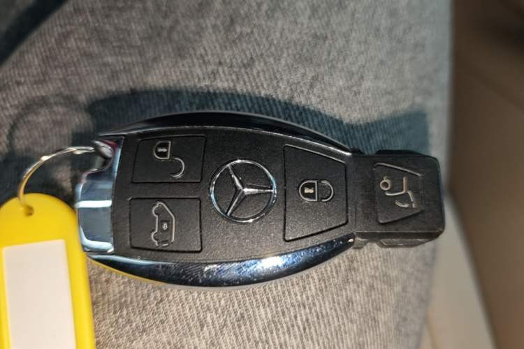 Used Mercedes-Benz V-Class 2020 V 260 Prestige Edition Vehicle Key
