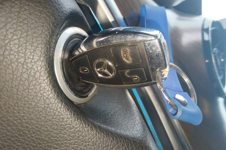Used Mercedes-Benz V-Class 2020 V 260 L Long-wheelbase Luxury Edition Vehicle Key