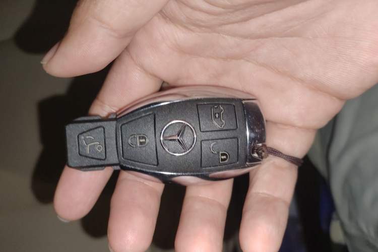 Used Mercedes-Benz V-Class 2020 V 260 Prestige Edition Vehicle Key