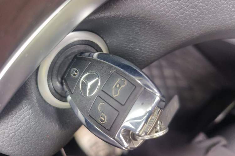 Used Mercedes-Benz V-Class 2020 V 260 Prestige Edition Vehicle Key