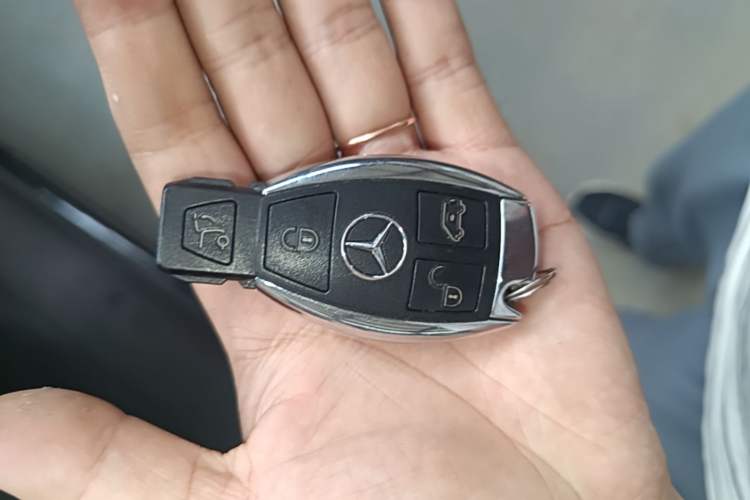 Used Mercedes-Benz V-Class 2020 V 260 L Long-wheelbase Luxury Edition Vehicle Key