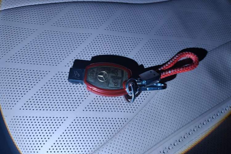 Used Mercedes-Benz V-Class 2020 V 260 Avantgarde Edition Vehicle Key