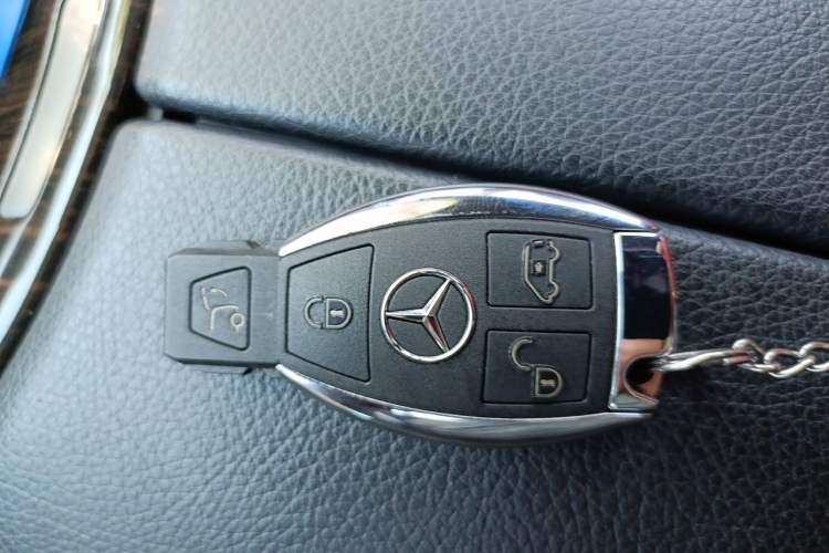 Used Mercedes-Benz V-Class 2020 V 260 L Long-wheelbase Luxury Edition Vehicle Key
