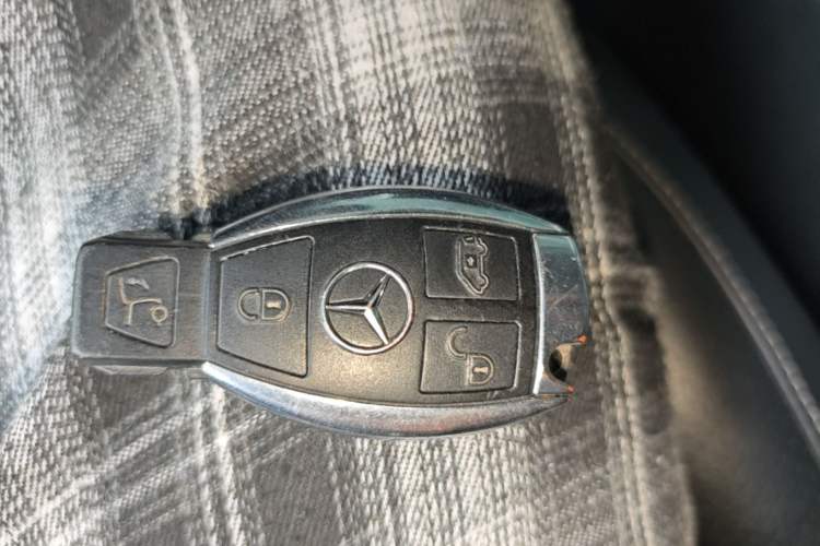 Used Mercedes-Benz V-Class 2020 V 260 Prestige Edition Vehicle Key