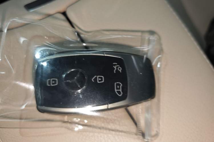 Used Mercedes-Benz V-Class 2020 V 260 Prestige Edition Vehicle Key