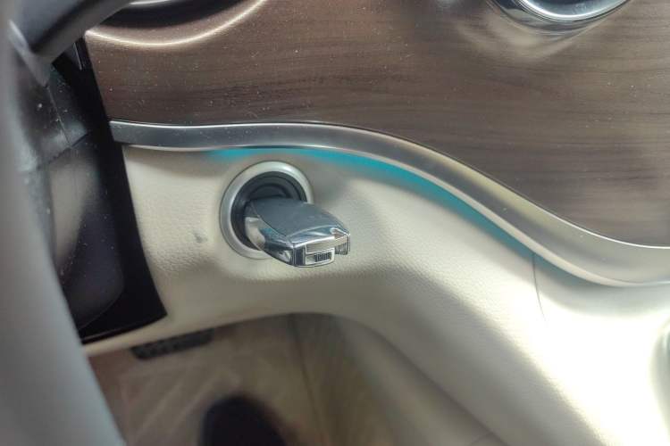 Used Mercedes-Benz V-Class 2020 V 260 Prestige Edition Vehicle Key