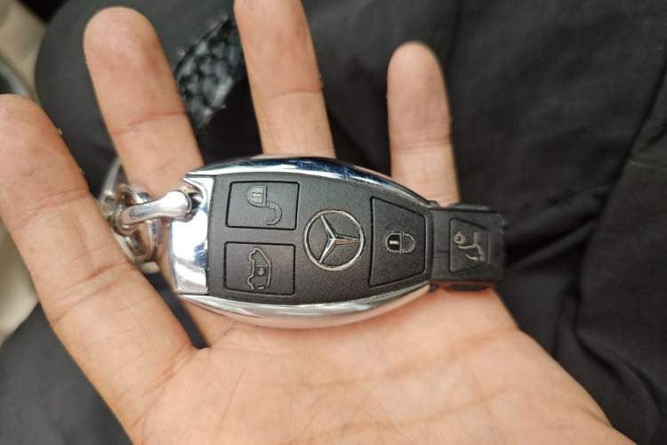 Used Mercedes-Benz V-Class 2020 V 260 Prestige Edition Vehicle Key