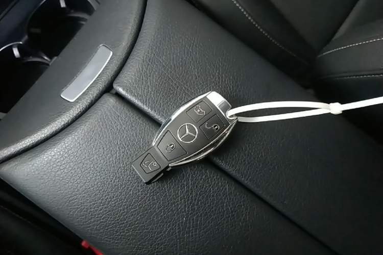 Used Mercedes-Benz V-Class 2020 V 260 L Long-wheelbase Luxury Edition Vehicle Key