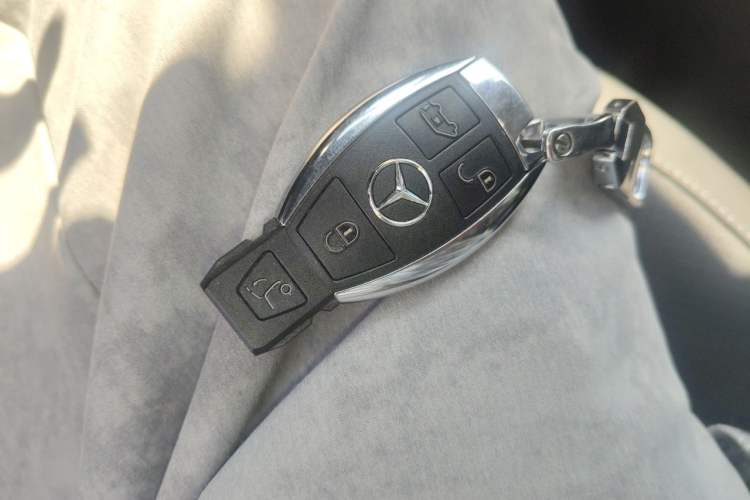 Used Mercedes-Benz V-Class 2020 V 260 L Long-wheelbase Luxury Edition Vehicle Key