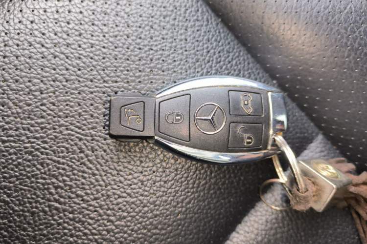 Used Mercedes-Benz V-Class 2020 V 260 L Long-wheelbase Luxury Edition Vehicle Key