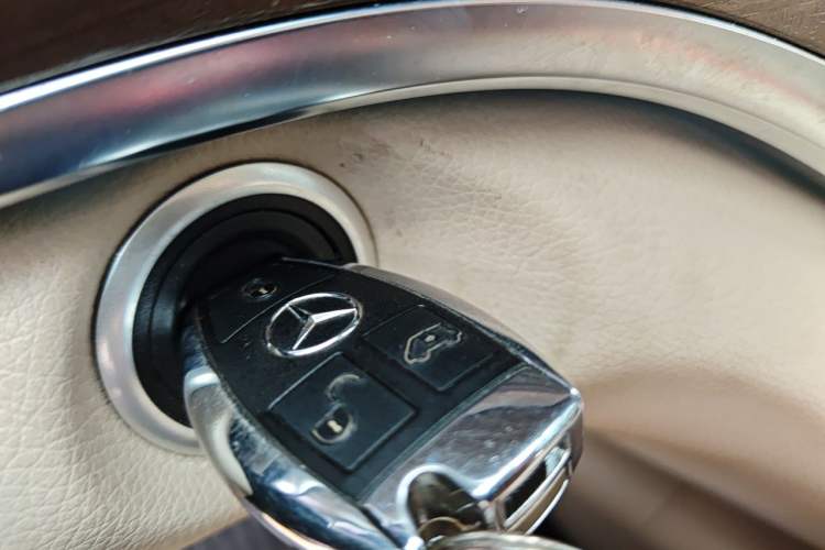 Used Mercedes-Benz V-Class 2020 V 260 L Long-wheelbase Luxury Edition Vehicle Key