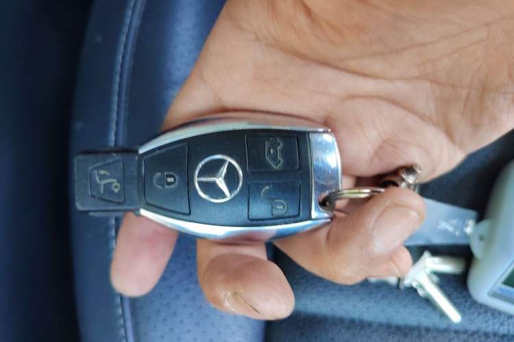 Used Mercedes-Benz V-Class 2020 V 260 L Long-wheelbase Luxury Edition Vehicle Key