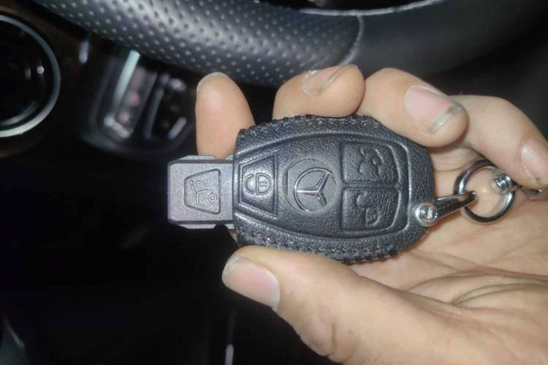 Used Mercedes-Benz V-Class 2020 V 260 L Long-wheelbase Luxury Edition Vehicle Key