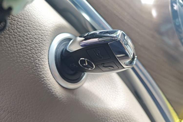 Used Mercedes-Benz V-Class 2020 V 260 L Long-wheelbase Luxury Edition Vehicle Key