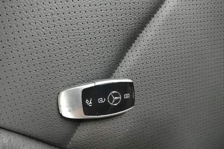 Used Mercedes-Benz V-Class 2020 V 260 L Long-wheelbase Luxury Edition Vehicle Key