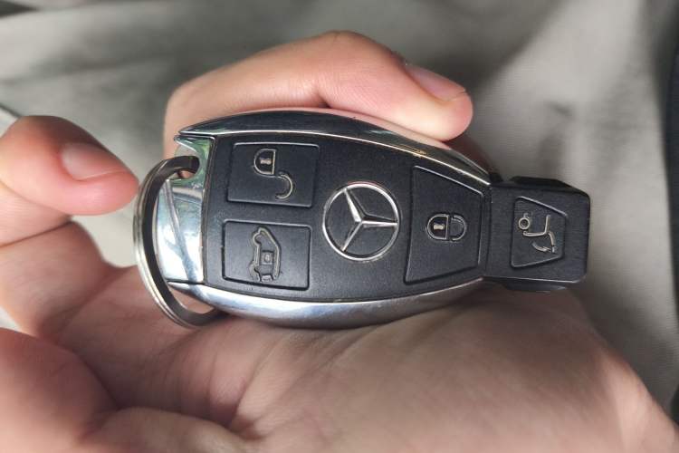 Used Mercedes-Benz V-Class 2020 V 260 L Long-wheelbase Luxury Edition Vehicle Key