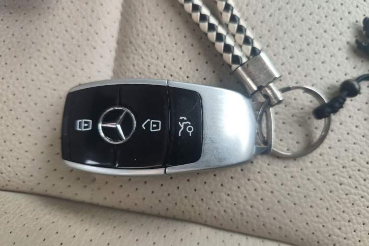 Used Mercedes-Benz V-Class 2020 V 260 L Long-wheelbase Luxury Edition Vehicle Key