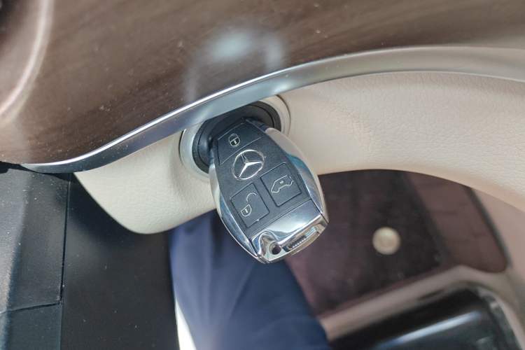 Used Mercedes-Benz V-Class 2020 V 260 L Long-wheelbase Luxury Edition Vehicle Key