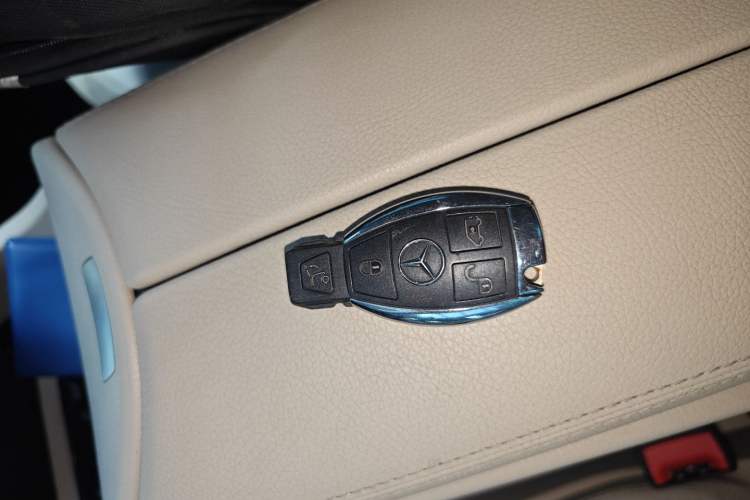 Used Mercedes-Benz V-Class 2020 V 260 L Long-wheelbase Luxury Edition Vehicle Key